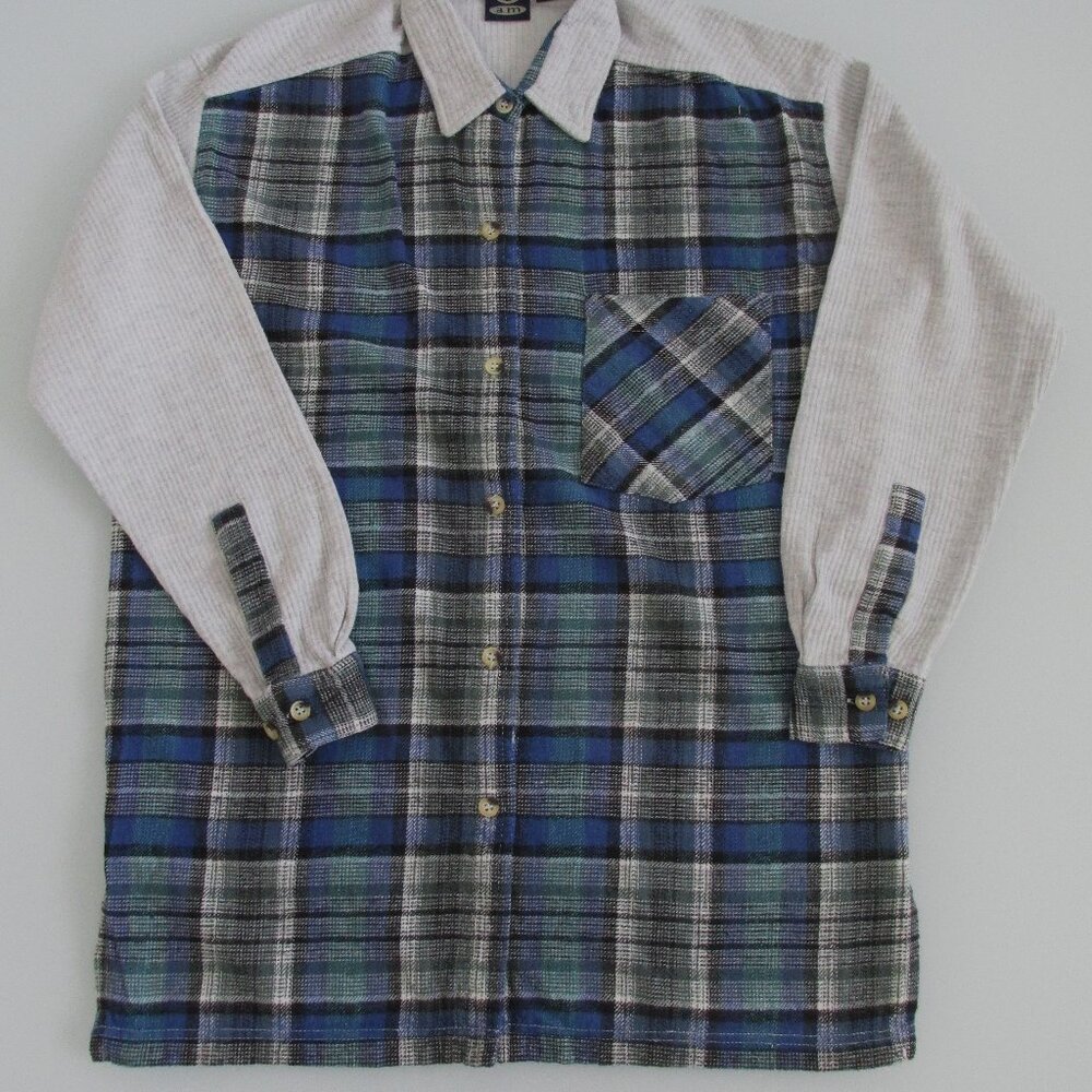 AM Women's Flannel Shirt Size Small